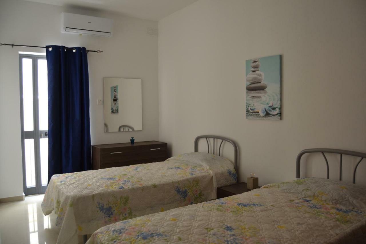 Mellieha Town Centre Bright & Spacious 3 Bedroom Apartment 外观 照片