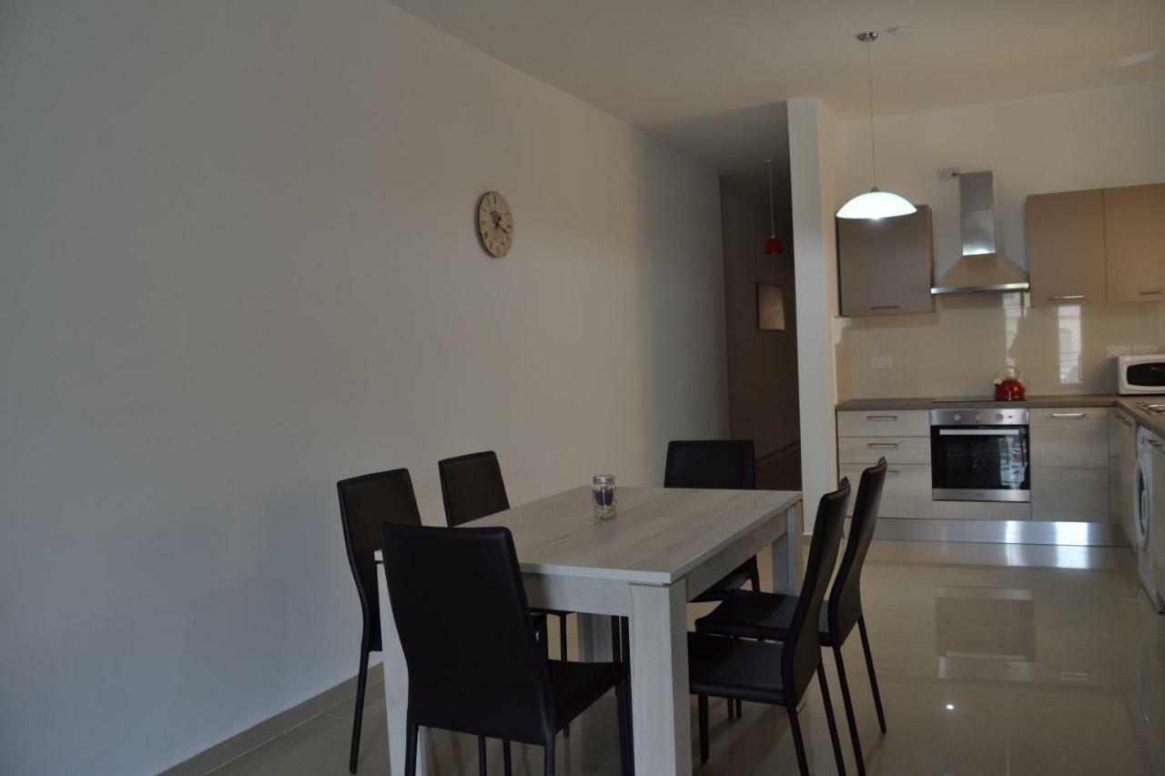 Mellieha Town Centre Bright & Spacious 3 Bedroom Apartment 外观 照片