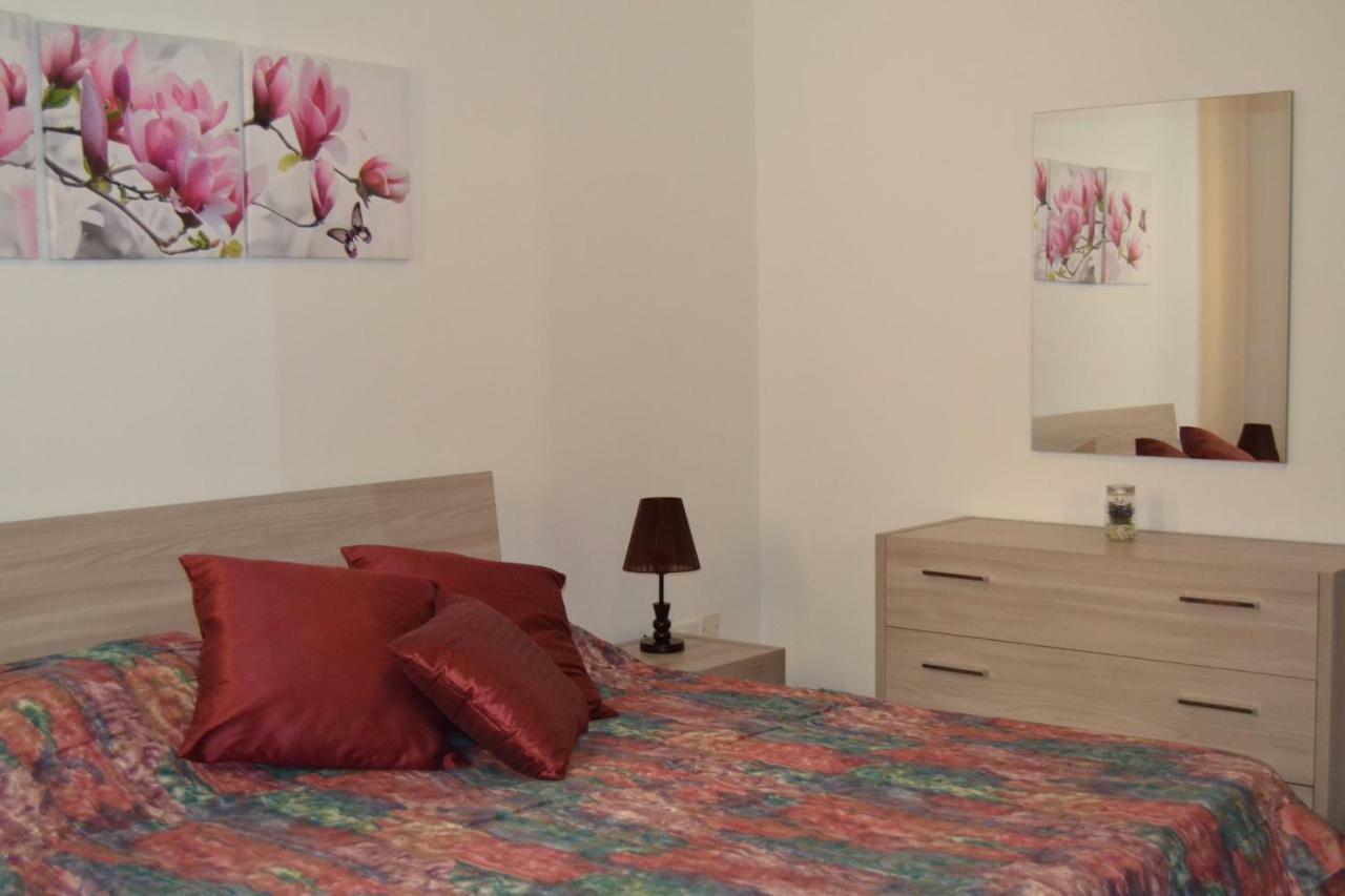 Mellieha Town Centre Bright & Spacious 3 Bedroom Apartment 外观 照片