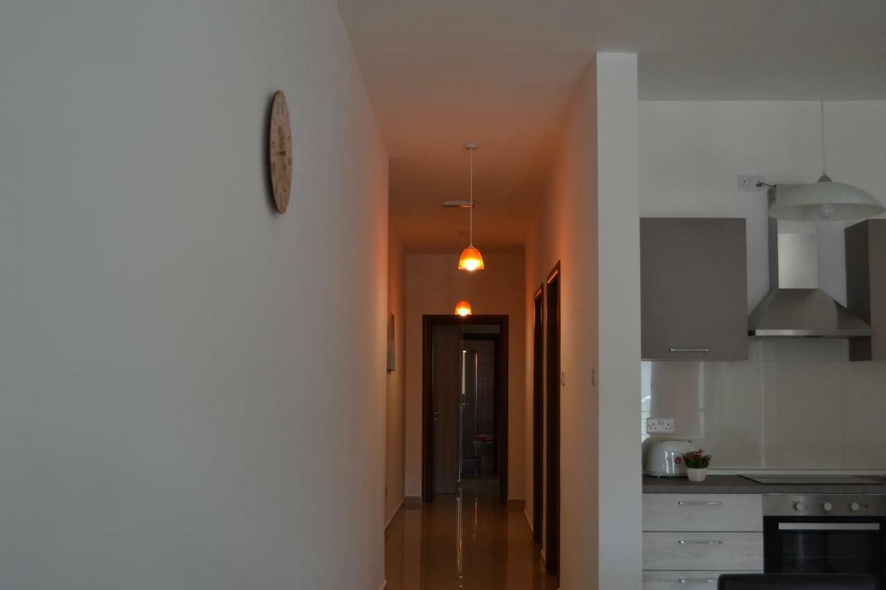 Mellieha Town Centre Bright & Spacious 3 Bedroom Apartment 外观 照片