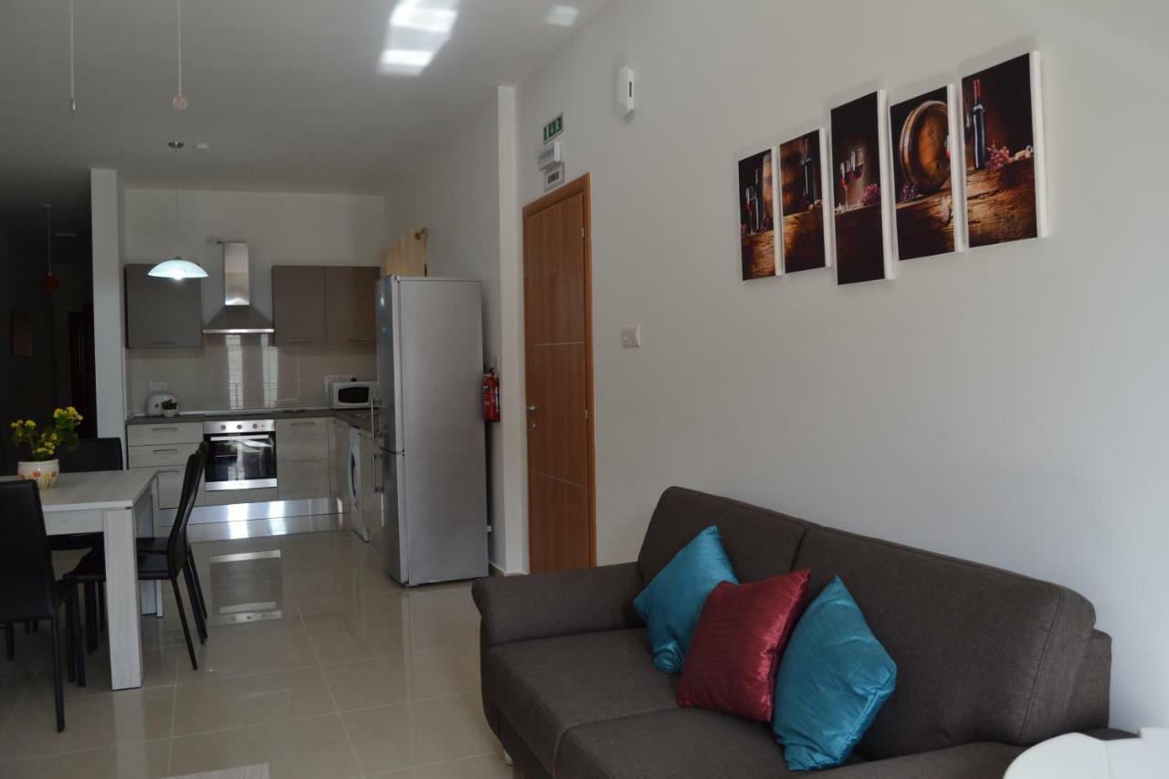 Mellieha Town Centre Bright & Spacious 3 Bedroom Apartment 外观 照片