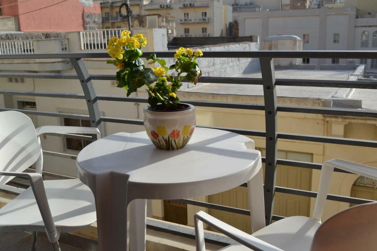 Mellieha Town Centre Bright & Spacious 3 Bedroom Apartment 外观 照片