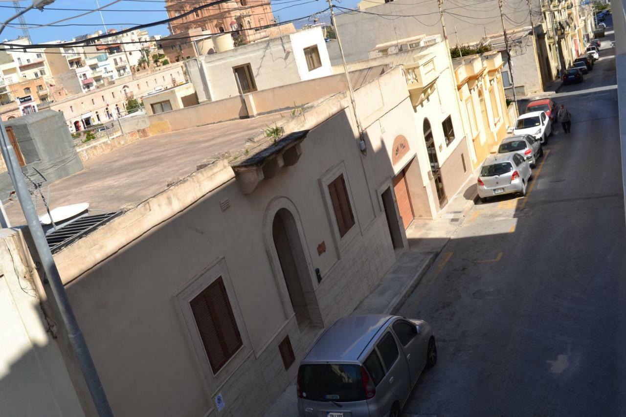 Mellieha Town Centre Bright & Spacious 3 Bedroom Apartment 外观 照片